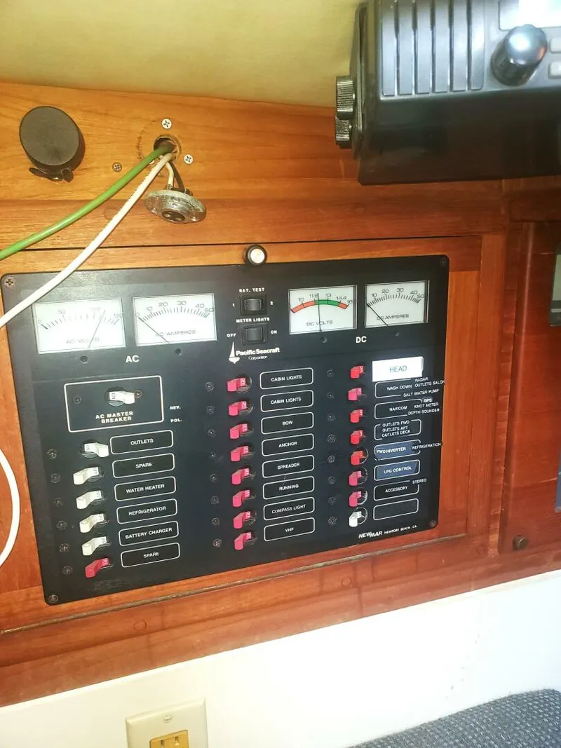 Slide: The Image of Pacific Seacraft Crealock 1990 - 5829619