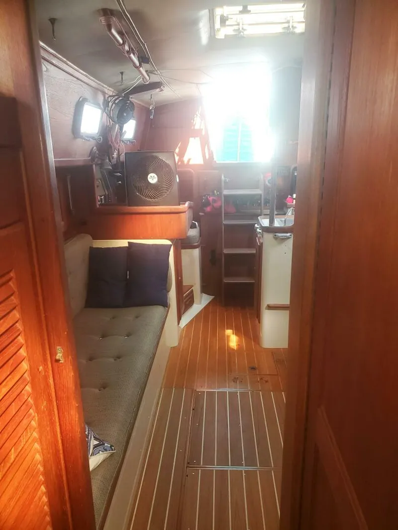 Slide: The Image of Pacific Seacraft Crealock 1990 - 5829625