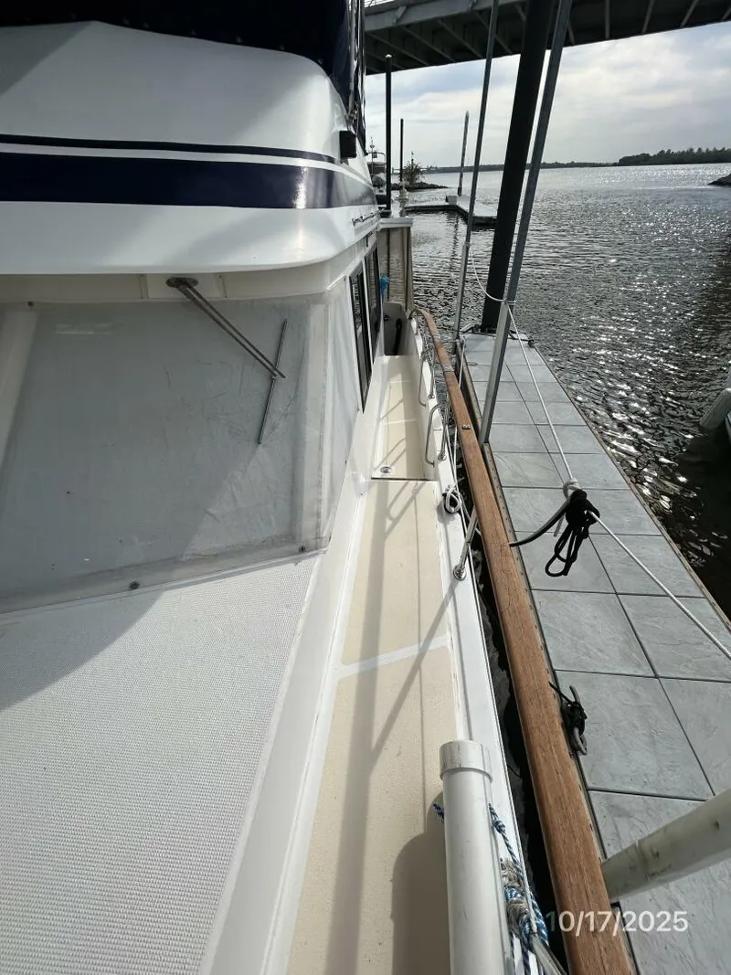 Slide: The Image of 40' Kha Shing port side deck1 - 5753616