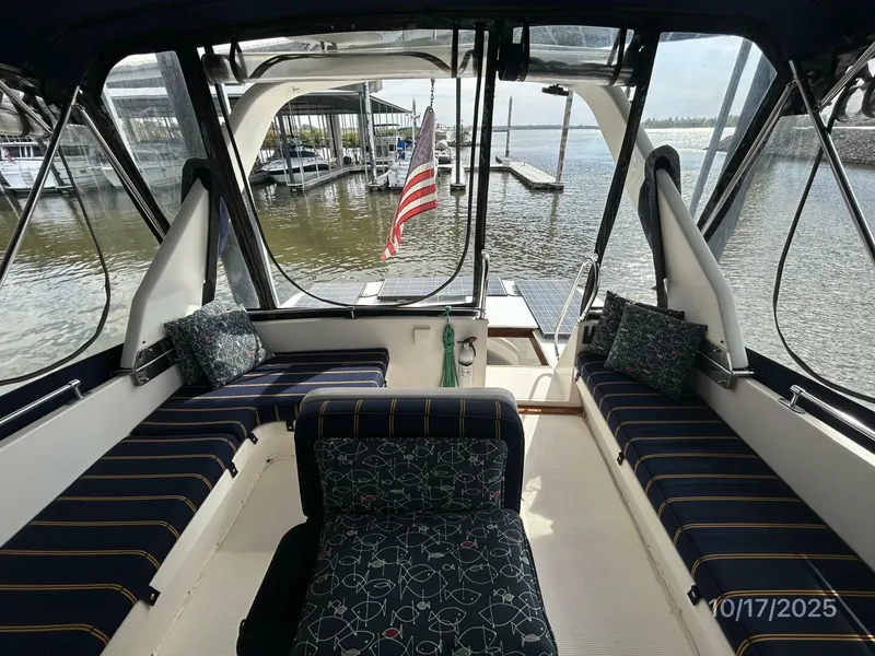 Slide: The Image of 40' Kha Shing flybridge aft - 5753518