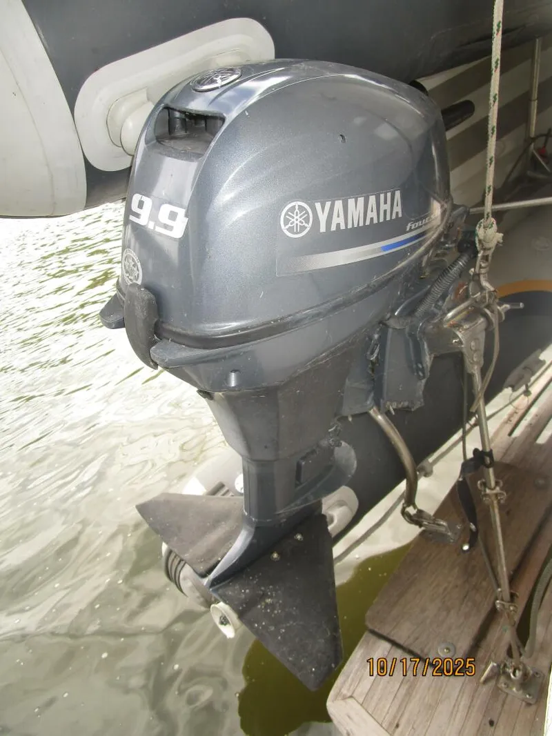 Slide: The Image of 40' Kha Shing tender outboard - 5753636