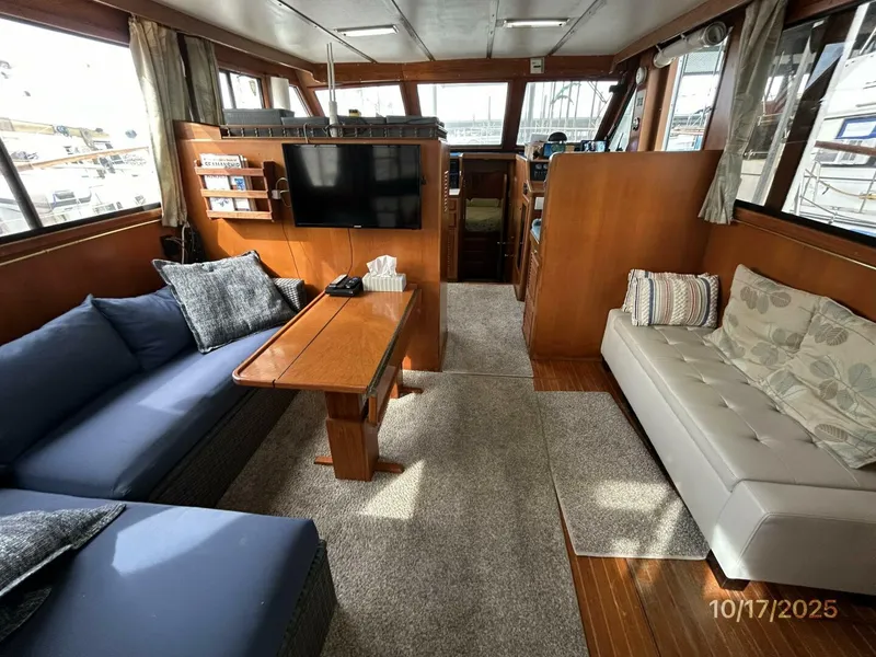 Slide: The Image of 40' Kha Shing salon forward - 5753620