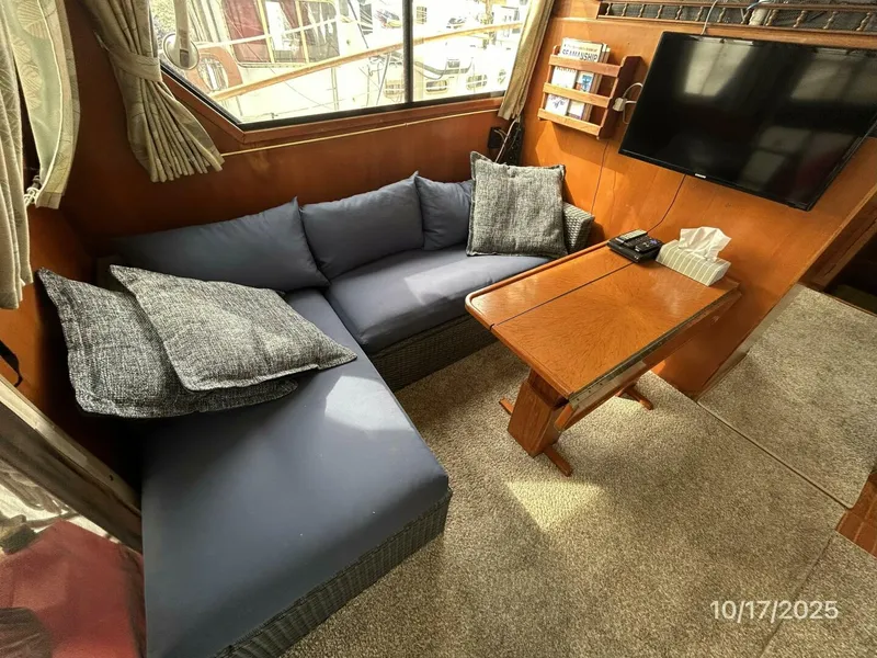 Slide: The Image of 40' Kha Shing salon port seating - 5753622