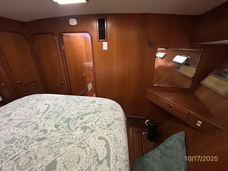 Slide: The Image of 40' Kha Shing master stateroom aft - 5753608