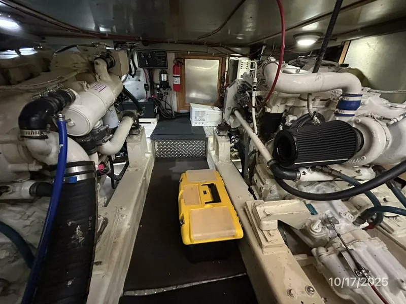 Slide: The Image of 40' Kha Shing engine room forward - 5753517