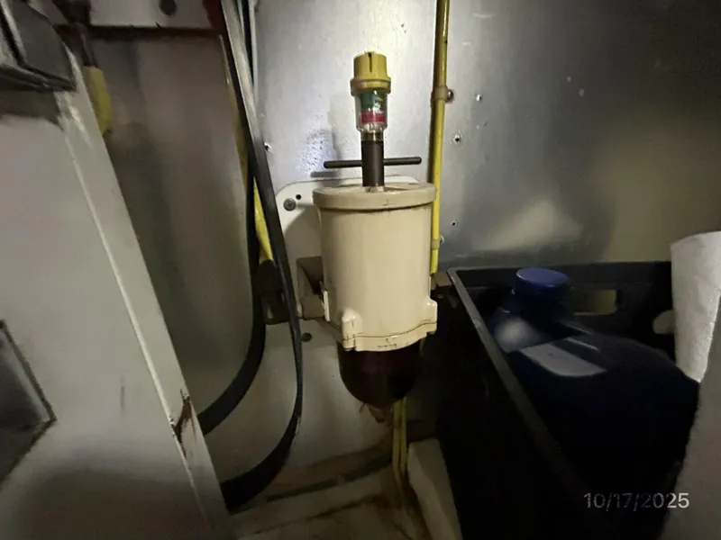 Slide: The Image of 40' Kha Shing starboard Racor fuel filter - 5753629