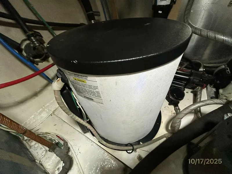 Slide: The Image of 40' Kha Shing water heater - 5753638