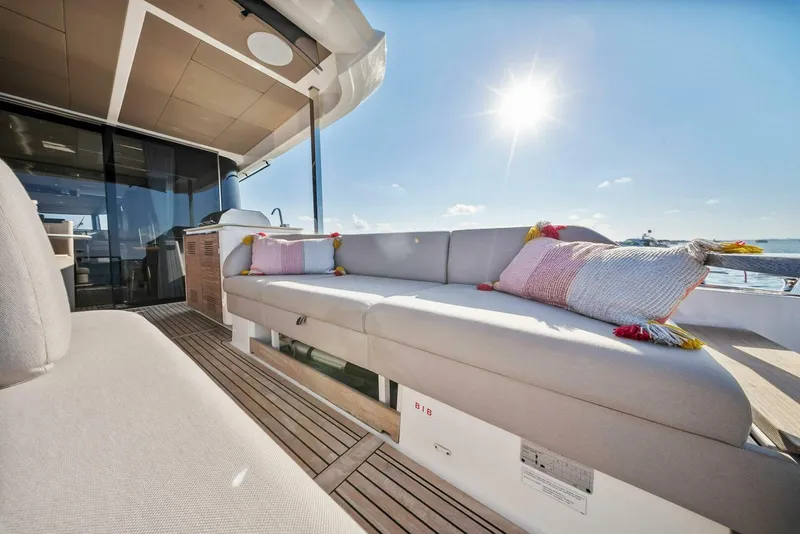 Slide: The Image of 2023 Prestige X70 'Charlotte' - 5750351