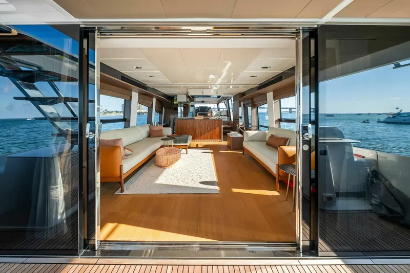 Slide: The Image of 2023 Prestige X70 'Charlotte' - 5750355