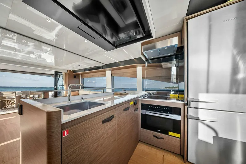 Slide: The Image of 2023 Prestige X70 'Charlotte' - 5750362