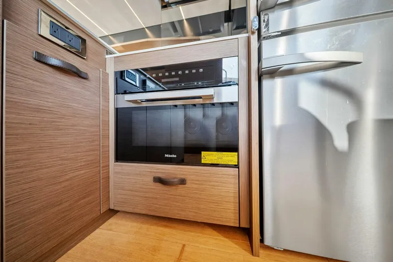 Slide: The Image of 2023 Prestige X70 'Charlotte' - 5750363