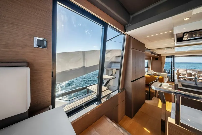 Slide: The Image of 2023 Prestige X70 'Charlotte' - 5750369