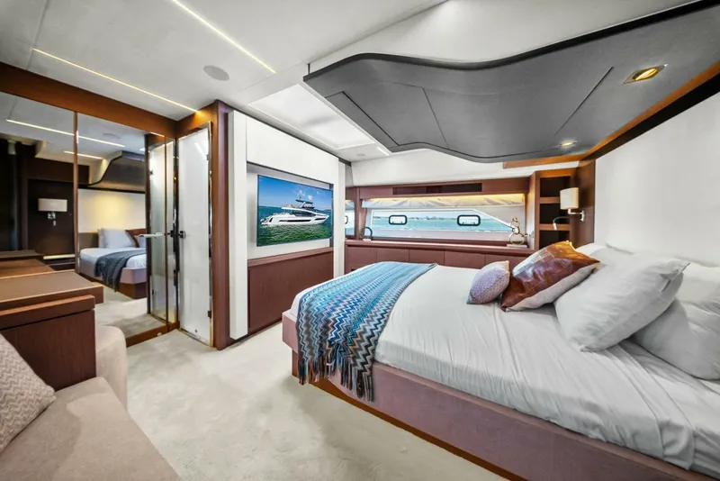 Slide: The Image of 2023 Prestige X70 'Charlotte' - 5750374