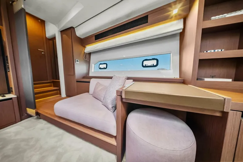 Slide: The Image of 2023 Prestige X70 'Charlotte' - 5750376