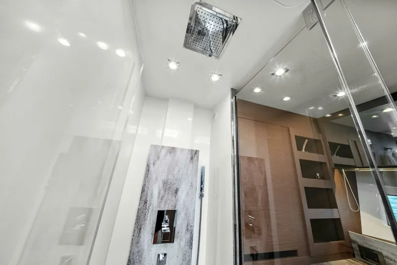 Slide: The Image of 2023 Prestige X70 'Charlotte' - 5750379