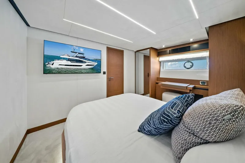 Slide: The Image of 2023 Prestige X70 'Charlotte' - 5750387