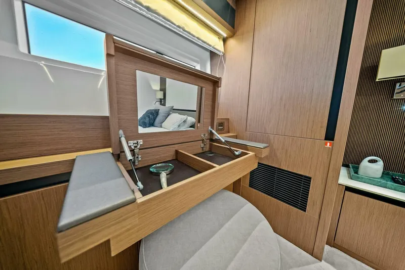 Slide: The Image of 2023 Prestige X70 'Charlotte' - 5750388