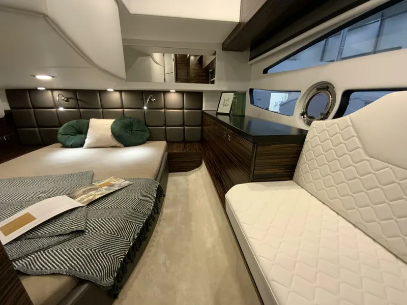 Slide: The Image of Cobrey 33 HT 2026 - 5751144