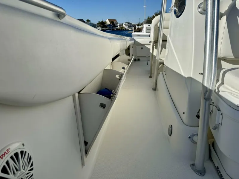 Slide: The Image of Hydra-Sports Vector 3300 CC 2004 - 5751379