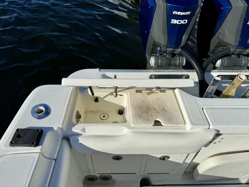 Slide: The Image of Hydra-Sports Vector 3300 CC 2004 - 5751413