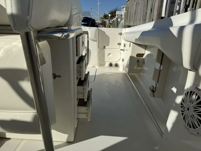 Slide: The Image of Hydra-Sports Vector 3300 CC 2004 - 5751447