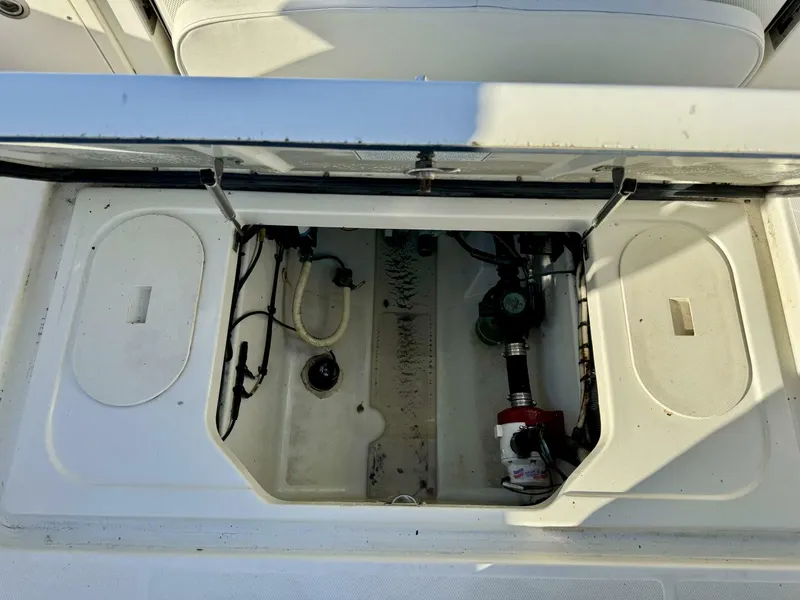 Slide: The Image of Hydra-Sports Vector 3300 CC 2004 - 5751448