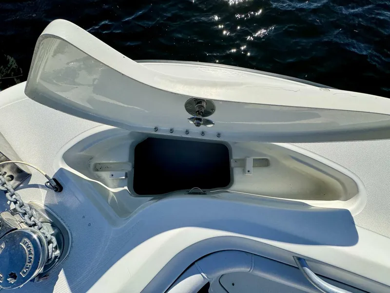 Slide: The Image of Hydra-Sports Vector 3300 CC 2004 - 5751374