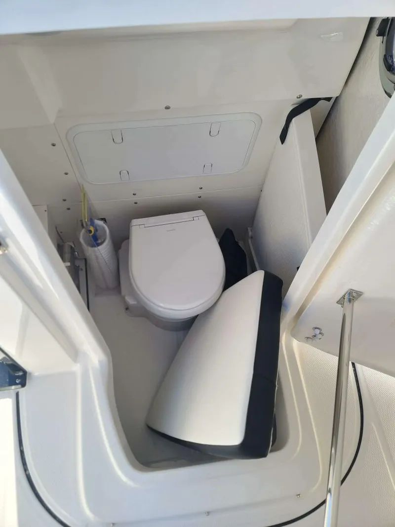 Slide: The Image of Robalo R270 2023 - 5752437