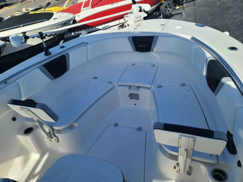 Slide: The Image of Robalo R270 2023 - 5752438