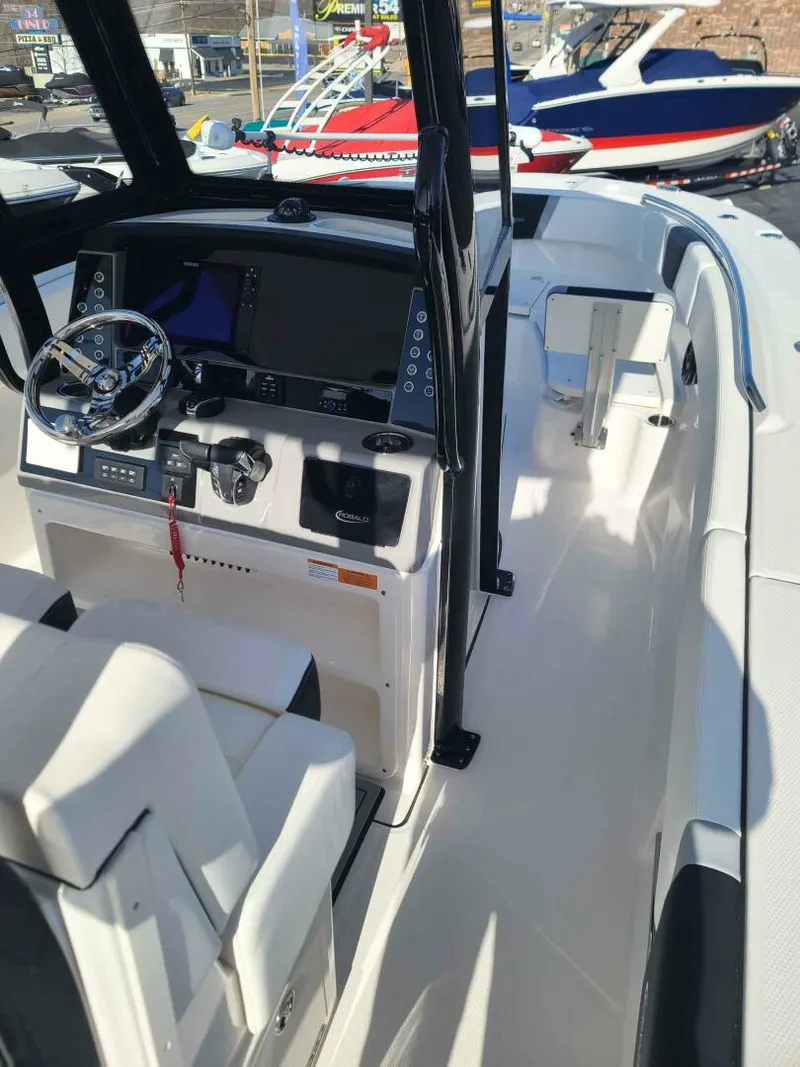 Slide: The Image of Robalo R270 2023 - 5752432