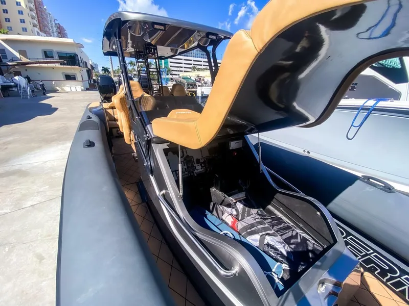 Slide: The Image of Other Bernico RX 10 2018 - 5752680