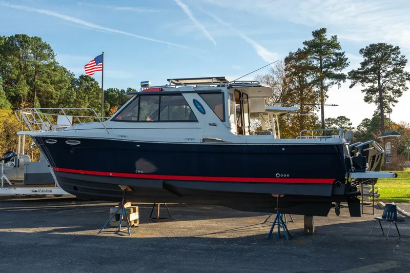 Slide: The Image of Cutwater Hank 1 - 5821787