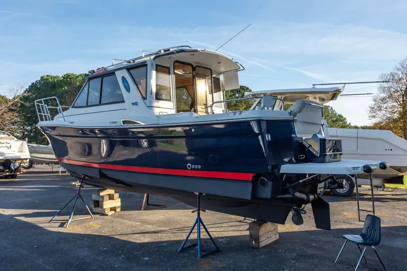 Slide: The Image of Cutwater Hank 3 - 5821781