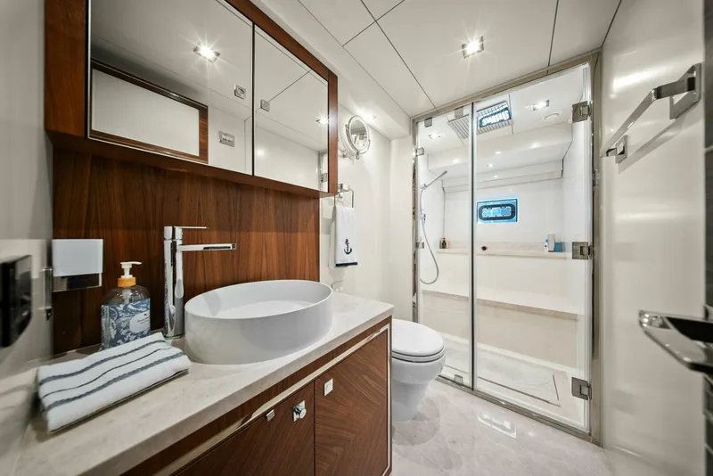 Slide: The Image of 2021 Sirena 64- DESTIN-E- Master Stateroom Head - 5753464