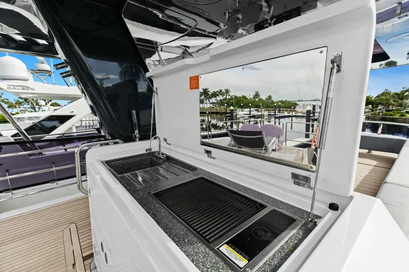 Slide: The Image of 2021 Sirena 64- DESTIN-E- Flybridge - 5753487