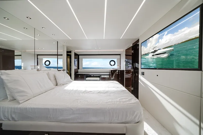 Slide: The Image of Sunseeker 76 YACHT 2019 - 5753673