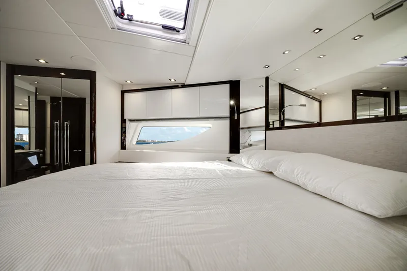 Slide: The Image of Sunseeker 76 YACHT 2019 - 5753694
