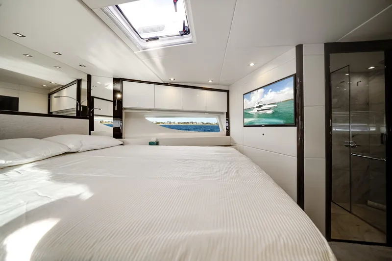 Slide: The Image of Sunseeker 76 YACHT 2019 - 5753695