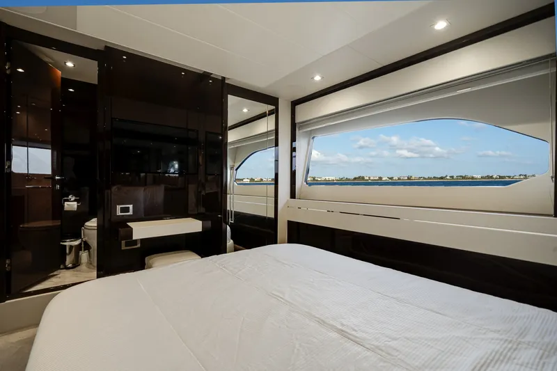 Slide: The Image of Sunseeker 76 YACHT 2019 - 5753701