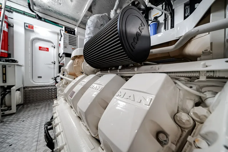Slide: The Image of Sunseeker 76 YACHT 2019 - 5753706
