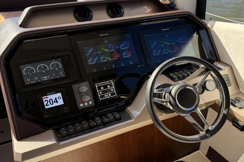 Slide: The Image of Galeon 500 FLY 2018 - 5753744