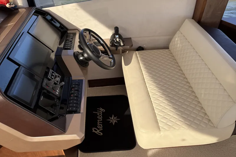 Slide: The Image of Galeon 500 FLY 2018 - 5753745