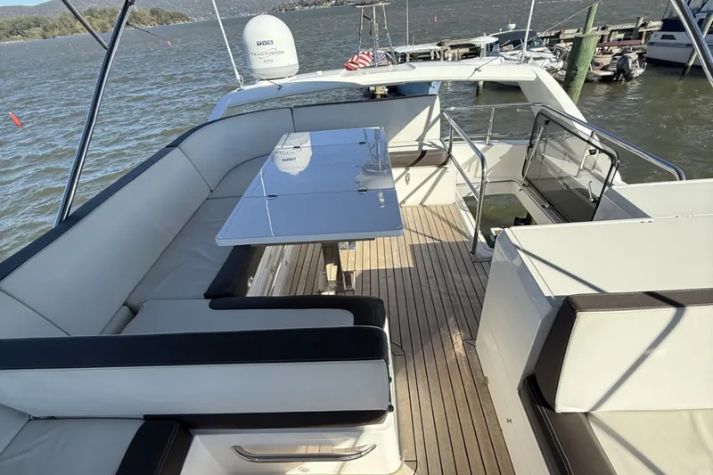 Slide: The Image of Galeon 500 FLY 2018 - 5753788