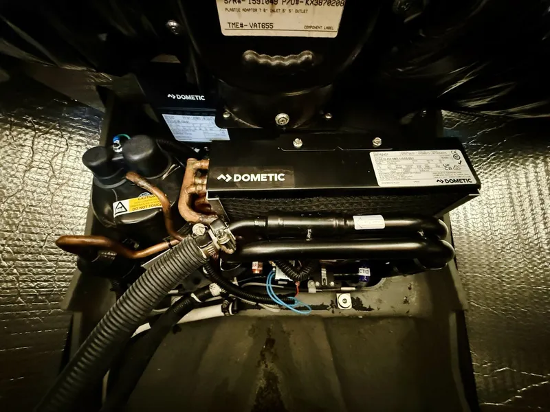 Slide: The Image of Sea Ray 320 Sundancer 2004 - 5754637