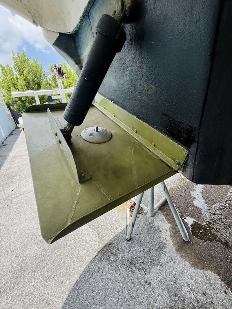 Slide: The Image of Sea Ray 320 Sundancer 2004 - 5754655