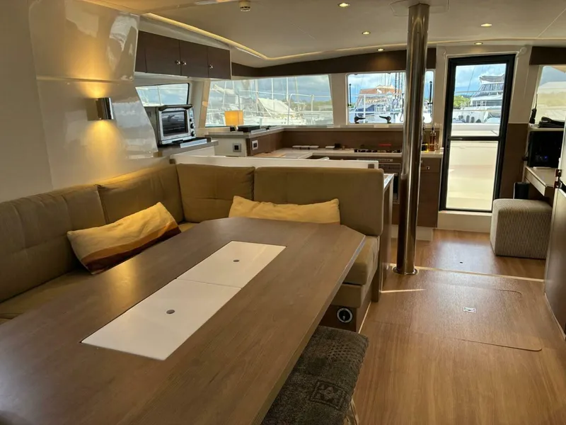 Slide: The Image of Bali 4.2 2023 - 5754909