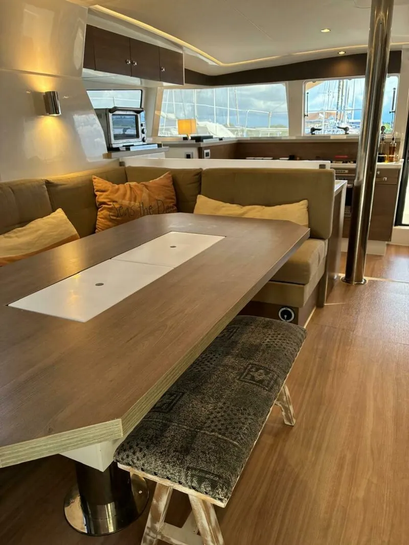 Slide: The Image of Bali 4.2 2023 - 5754905