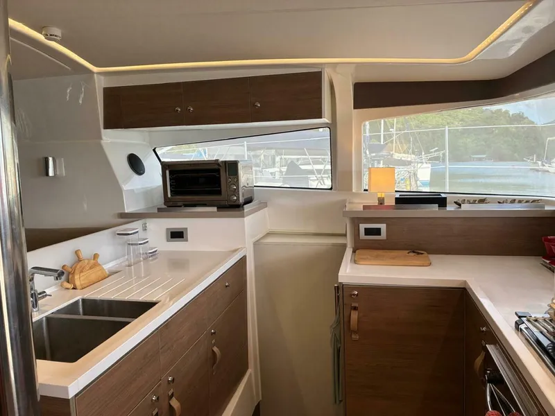 Slide: The Image of Bali 4.2 2023 - 5754903