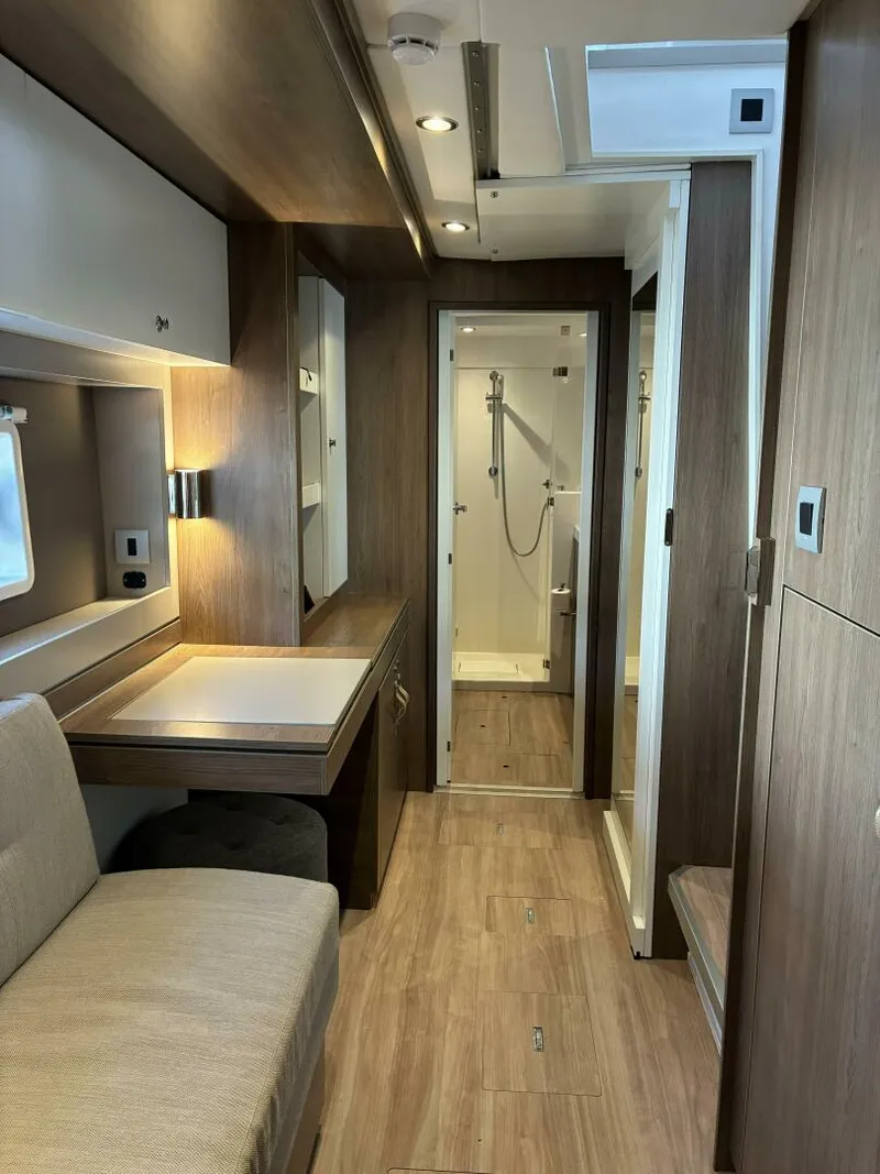 Slide: The Image of Bali 4.2 2023 - 5754821