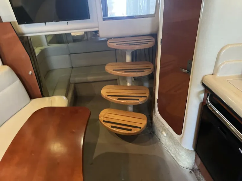 Slide: The Image of 2005 Sea Ray 320 Sundancer - 5763937